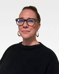 Lauren Aiken's Instagram, Twitter & Facebook