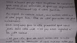 Être bénévole _____ la croix rouge. Ils Ecrivent Un Mot De Remerciement Au Benevole A La Croix Rouge