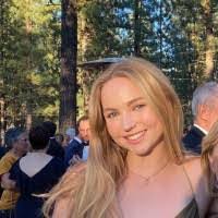 Renee Lord's Instagram, Twitter & Facebook