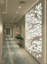 Come Arredare Un Corridoio Moderno 30 Idee A Cui Ispirarsi Mondodesign It Design Da Parete Disegno Corridoio Arredamento
