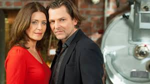 Staffel rote rosen mit neuem liebespaar und neuem hauptcast. Rote Rosen 2017 Bekommt Neue Hauptdarsteller Patricia Schafer Und Jorg Pintsch Starten Mit Neuer Staffel Durch News De