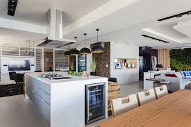 cozinhas com ilha 14 ambientes equipados e aconchegantes foto divulgacao cozinha com ilha central cozinha com ilha cozinhas modernas