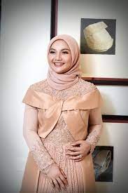 She has been teaching efl, eap and business english in international schools, businesses and universities. Heart Beautee Jom Kenal Pengasas Produk Nafura Puan Lina Facebook