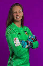 La selección chilena espera conocer a su rival este domingo y todo indica que sería brasil, con quien chocaría en los cuartos de final de la copa. Pin De L M En Seleccion Chilena De Futbol En 2021 Futbol Femenino Seleccion Chilena Futbol