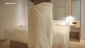 湯臣一品文軒探花眼鏡小夥意猶未盡車模再度返場兩天幹四炮人美逼受罪