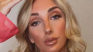 Taylor Jane's Instagram, Twitter & Facebook