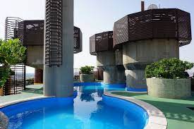 Torres blancas is an apartment building that was built from 1964 until 1968. Asi Es El Edificio Torres Blancas Por Dentro Arquitectura Edificios Arquitectura Espanola