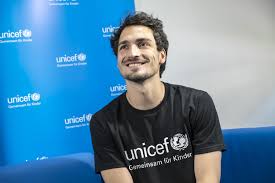 Hummels, mueller end germany exile. Mats Hummels Der Geschenkte Tag Ui For Unicef