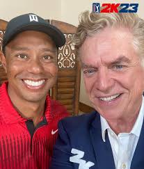 A living golf legend, and Tiger Woods 😂