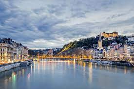 En voici déjà quelques 60 000 feuilles, soit 200 titres de 1865 à 1914. Readers Reveal The Best And Worst Things About Life In Lyon The Local