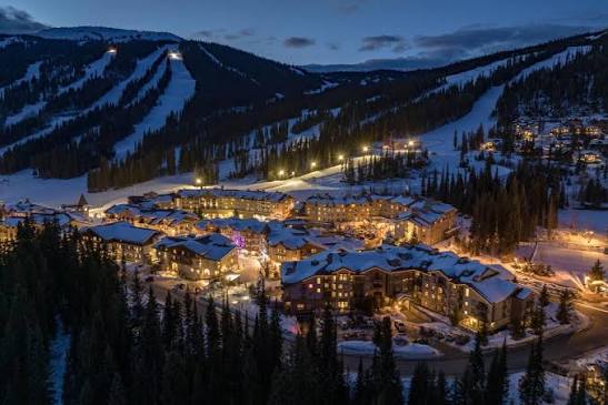 Sun Peaks: Vila e Montanhas
