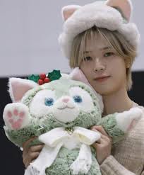 Here's another pic we took of "All My Children" and "Mama's Family" star  Dorothy Lyman, at FanBoy Expo. In this photo, Dorothy (Naomi) is signing  our vintage "Mama's Family" advertising card also