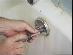 Replacing your bathtub drain flange is a simple operation, and we'll show you how. How To Unclog A Bathtub Using The Trip Lever How Tos Diy