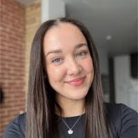 Emily Hinds's Instagram, Twitter & Facebook