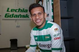 Egy memulai karier sebagai pemain sepak bola muda pada ssb fu15. Egy Maulana Ikut Dongkrak Popularitas Lechia Gdansk Fajar