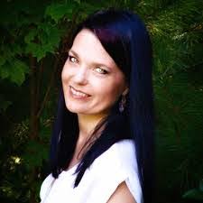 Karen Charron's Instagram, Twitter & Facebook