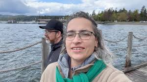 Leah Merrill's Instagram, Twitter & Facebook