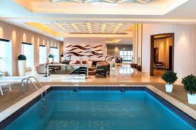 Big Cities Big Apartments Ever Wanted Your Own Private Swimming Pool In Your House It S Possible In This Apartment In Dubai Casas De Luxo Casas Dubai