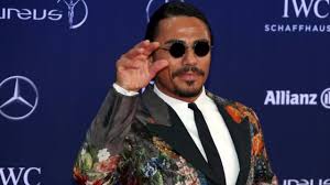 Nusret gökçe was born in 1983. Bild Trifft Internet Phanomen Nusret Saltbae Gokce Der Salzstreuer Der Stars Leute Bild De