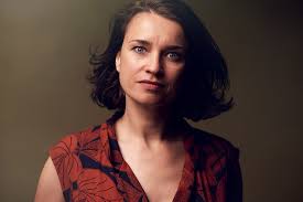 The modern waste system combines pure form with innovative technology. Daniela Bette Home