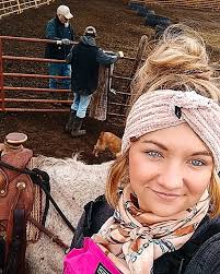 Isabelle Morrow's Instagram, Twitter & Facebook