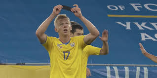 Use them in commercial designs under lifetime, perpetual & worldwide rights. Uefa Nations League Zinchenko Lupft Den Ball Herrlich Uber Sommer Zum 2 1 Fur Die Ukraine Die Schweizer Nati Gerat Wieder In Ruckstand