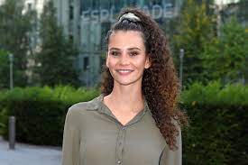 Joe jonas & sophie turner veröffentlichen ungesehene aufnahmen Betty Taube Es War Schon Naiv So Fruh Zu Heiraten Gala De