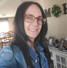 Hi, if people are running up to 60km/37miles a week, how many calories per  day? I've lost 5 stone, I wasn't running as much to lose it, I'm struggling  with how many