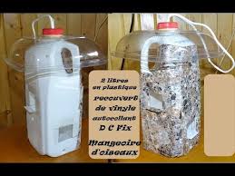 Couper deux bandes de carton d'une dizaine de centimètres pour faire les patins. Mangeoire Avec Un 2 Litres En Plastique Youtube