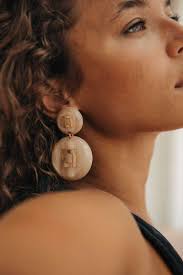 Larissa Sand Logo EarringsLott Gioielli