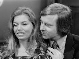 Jennifer Willems's Instagram, Twitter & Facebook