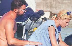 Ο ηλίας βρεττός υποστήριξε ότι έζησε ένα θαύμα γιατί κατάφερε να βγει ζωντανός από το τροχαίο που είχε, ενώ αποκάλυψε πώς κατάφερε να πάρει το πτυχίο της ασοεε, μετά από 17 χρόνια. Hlias Brettos Karfitsa Gr