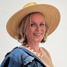 Kerrie Smith's Instagram, Twitter & Facebook