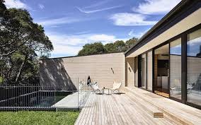 Coastal Holiday House With A Retro Vibe At Sorrento On Victoria S Mornington Peninsula House With Porch House Exterior Hamptons House