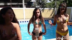 Oiii genteee s2 o vídeo de hoje é o desafio da piscina! Desafio Da Piscina Adedonha Youtube Swimwear Girl