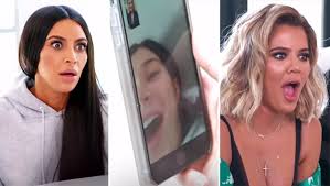 Check spelling or type a new query. Keeping Up With The Kardashians Schock Gibt Kylie Jenner Ihre Schwangerschaft Bekannt Promicabana