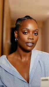 “Such a special moment! I got the opportunity to answer a few questions for  Jenny Berg, beauty contributor at Allure Magazine! I got the chance to talk  about my favorite medium-coverage foundation ...