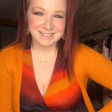 Amanda Ruh's Instagram, Twitter & Facebook