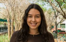 Kelli Elliott's Instagram, Twitter & Facebook