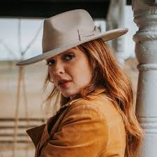 Lillie King's Instagram, Twitter & Facebook