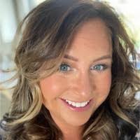 Lori Tipler's Instagram, Twitter & Facebook