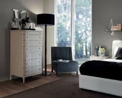 Comodo, accogliente, caldo, quindi immagina una camera da letto. Rosa Clarissa Melograno Un Prezioso Elemento D Arredo In Cui Si Fonde Bellezza Estetica E Funzionalita I Arredamento Idee Per Decorare La Casa Cassettiere