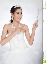 Maybe you would like to learn more about one of these? Schone Asiatische Frau Des Portrats Im Weissen Hochzeitskleid Mit Feenhaftem Zepter Mit Engel Beflugelt Stockbild Bild Von Frau Zauber 43523765