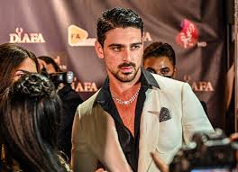 He was once rumored to be in a relationship with the italian actress and tv personality barbara d'urso. All About Michele Morrone