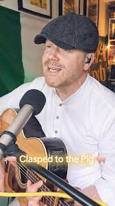 Clasped to the Pig 🐖 , A song I picked up from the amazing Daoirí Farrell  , #rossd #irishmusic #Ireland #folk #Irish