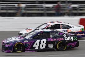 A number that is a coefficient of several factors that indicates how well a race vehicle will travel through the air and how much resistance it offers. Nascar Stellt Neue Aero Und Motorenregeln Fur 2019 Vor