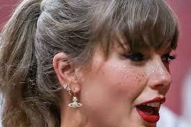 Calvin Harris y el sintetizador en las bikinis