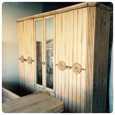 for sale classic cabinet 6 door size 240 x 210 good condation price 90 bd للبيع كبت كلاسك 6 ابواب قياس 240 x 210 بحالة جدا ممتازة السعر 90 bd tel