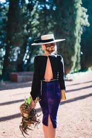 Tal vez ya tengas todos los detalles en su lugar, pero aun no sabes qué diseño de uñas te harás en este gran día?. Look Invitada Boda Miss Cavallier Look Invitada Invierno Tonos Oscuros Bo Vestido Invitada Boda Invierno Vestidos De Boda Invitadas Invitadas Boda Invierno