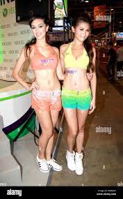 Hong Kong models Jessica C., left, and Chrissie Chau pose to promote XBOX  360 KINECT during a preview of the 12th ACGHK (Animation-Comic-Game Hong  Kon Stock Photo - Alamy